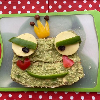 #🐸 veganfood bread Moin meine zuckerschnuten… ein kleiner froschkönig gegen den brotlosenkunstentzug🐸👑♥️🐸👑♥️🐸… ich wünsch euch n zauberschönen...