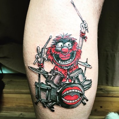 Oh mein gott welche ehre,mein grosses vorbild am schlagzeug tätowieren zu dürfen,danke an leo du warst großartig ♥️♥️♥️♥️