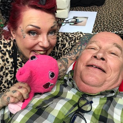 Das ist jenspeter,ich hab sein tattoo verbessert.