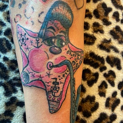 ̈towierung darf ich vorstellen:helvis.