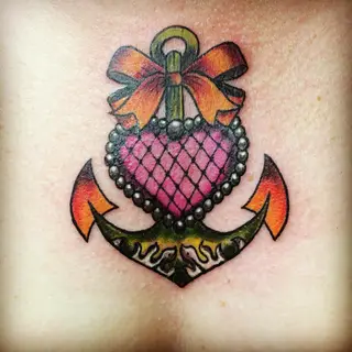 Tattoo von Tschiggy mit einem Anker im Bubblegum-Art-Stil