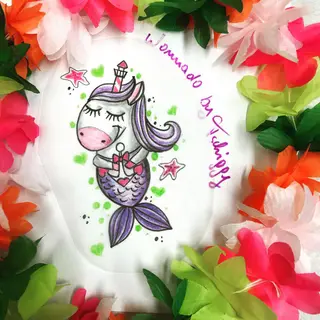 Tattoo-Entwurf von Tschiggy mit einem Einhorn im Bubblegum-Art-Stil