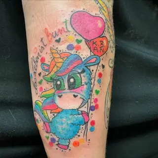 Tattoo-Entwurf von Tschiggy mit einem Einhorn im Bubblegum-Art-Stil