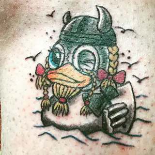 Tattoo von Tschiggy mit einer Ente im Bubblegum-Art-Stil