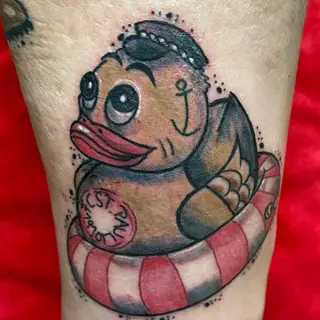 Tattoo-Entwurf von Tschiggy mit einer Ente im Bubblegum-Art-Stil
