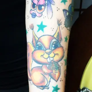 Tattoo von Tschiggy mit einer Eule im Bubblegum-Art-Stil