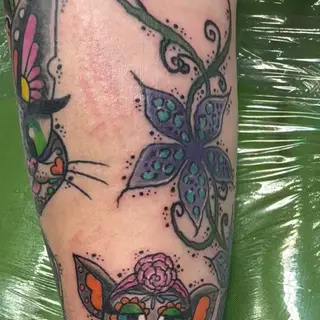 Tattoo-Entwurf von Tschiggy mit einer Fledermaus im Bubblegum-Art-Stil