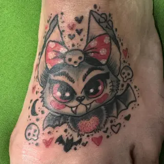 Tattoo-Entwurf von Tschiggy mit einer Fledermaus im Bubblegum-Art-Stil