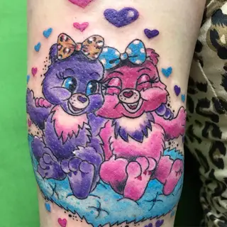 Tattoo von Tschiggy mit einem Glücksbärchi im Bubblegum-Art-Stil