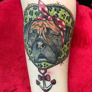 Tattoo von Tschiggy mit einem Hund im Bubblegum-Art-Stil