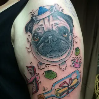 Tattoo von Tschiggy mit einem Hund und einem Mops im Bubblegum-Art-Stil