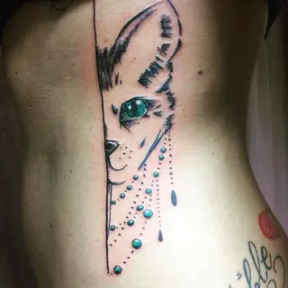 Tattoo von Tschiggy mit einer Katze im Bubblegum-Art-Stil