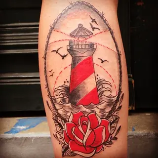 Tattoo von Tschiggy mit einem Leuchtturm im Bubblegum-Art-Stil