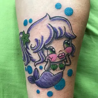 Tattoo von Tschiggy mit einer Meerjungfrau im Bubblegum-Art-Stil