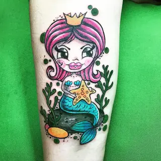 Tattoo von Tschiggy mit einer Meerjungfrau im Bubblegum-Art-Stil