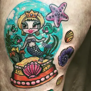 Tattoo von Tschiggy mit einer Meerjungfrau im Bubblegum-Art-Stil