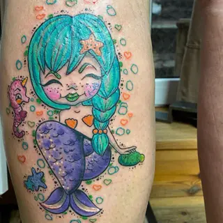 Tattoo-Entwurf von Tschiggy mit einer Meerjungfrau im Bubblegum-Art-Stil