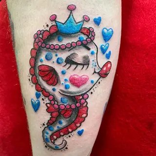 Tattoo-Entwurf von Tschiggy mit einem Seepferdchen im Bubblegum-Art-Stil
